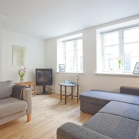 Charming In City Centre Apartment *