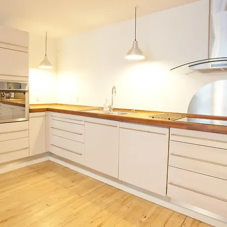 Apartment Charming In City Centre